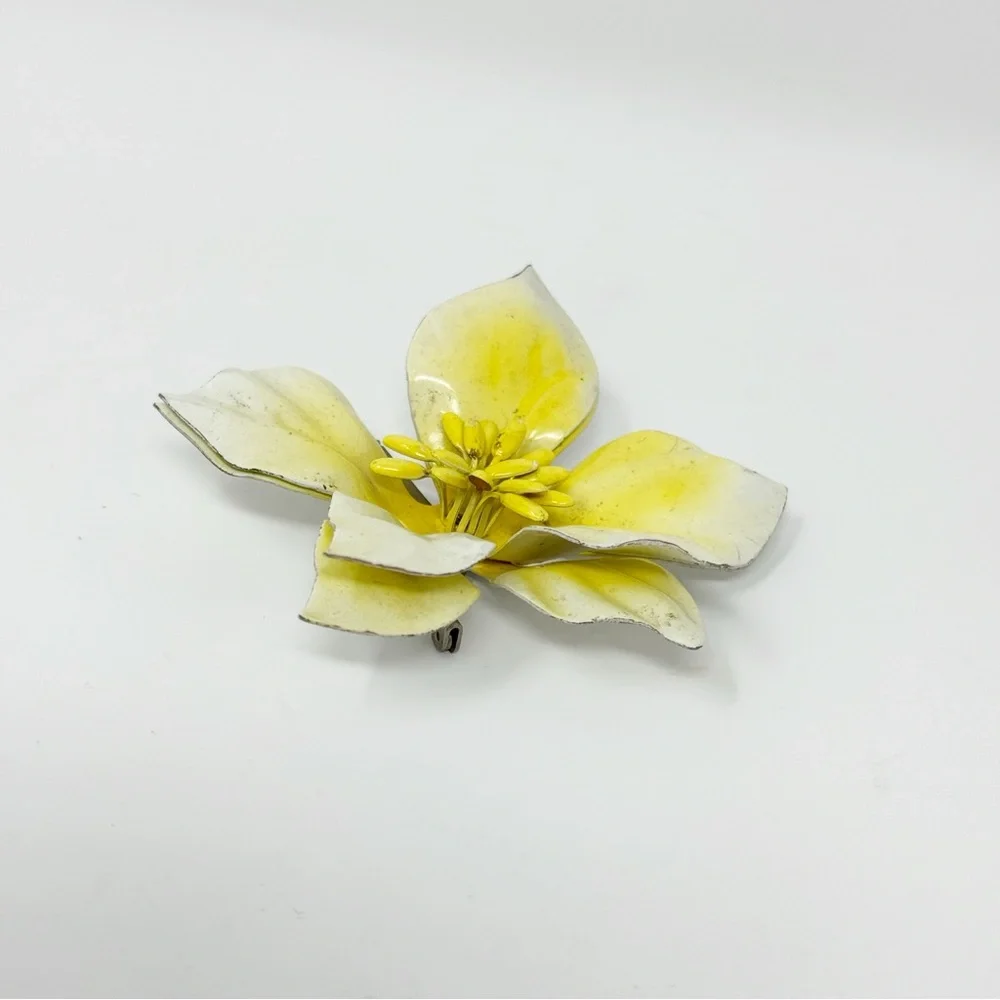Beautiful Enamel Flower Brooch Vintage